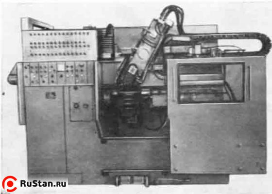 Полуавтомат токарный центровой копировальный 1Е713П (РМЦ 1000) фото №1