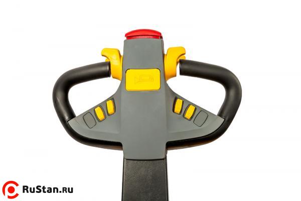 Штабелер электрический самоходный с платформой TOR 2,0т 5,8м ES20T4 фото №3 Штабелер электрический самоходный с платформой TOR 2,0т 5,8м ES20T4 фото №3