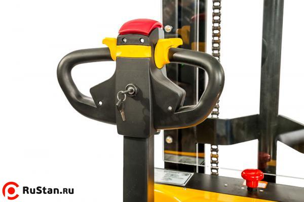 Штабелер электрический самоходный TOR 1,2т 3,5м PWS12S-3500 фото №2 Штабелер электрический самоходный TOR 1,2т 3,5м PWS12S-3500 фото №2