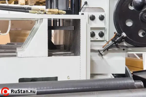 Основание тисков в зоне резания. фото №4 Stalex BS-350GA фото №4