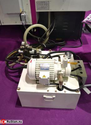 Станок токарный с ЧПУ Optimum L44 CNC - вид на гидростанцию фото №17 Станок токарный с ЧПУ Optimum L44 CNC - вид на гидростанцию фото №17