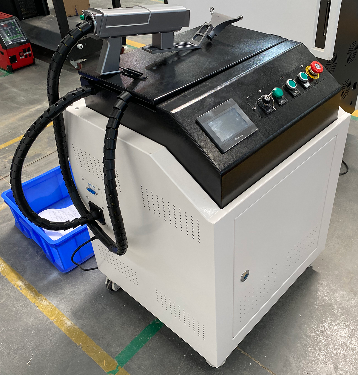 Аппарат лазерной очистки металла от ржавчины и краски Foton F100 (QCW ...