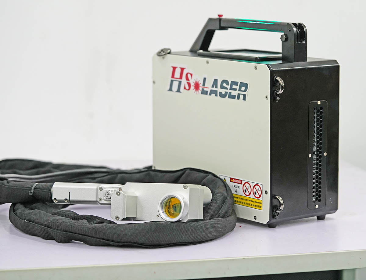 Ручной аппарат лазерной очистки металла от ржавчины и краски RAPTOR .